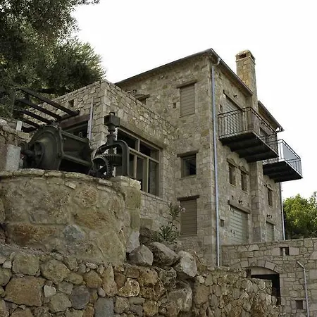 ヴィラ Diotima Homes カラマタ