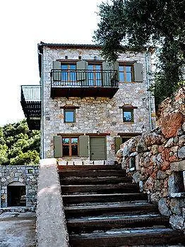 Diotima Homes * カラマタ